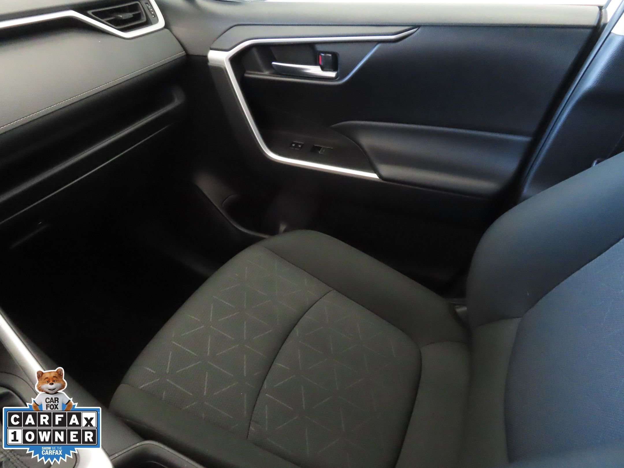 Used 2024 Toyota RAV4 XLE image 21