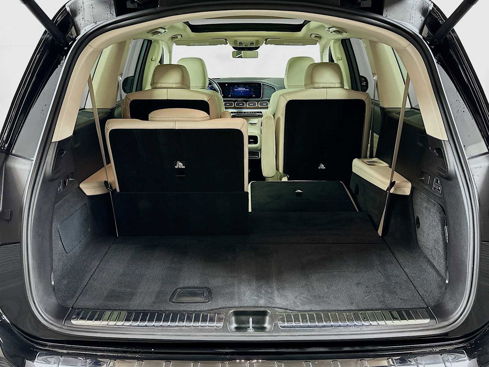 Used 2024 Mercedes-Benz GLS 580 4MATIC image 27