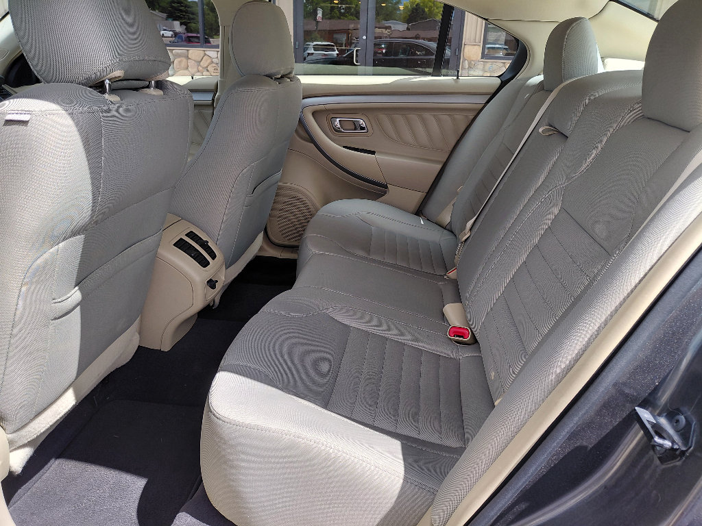 Used 2018 Ford Taurus SE FWD image 10