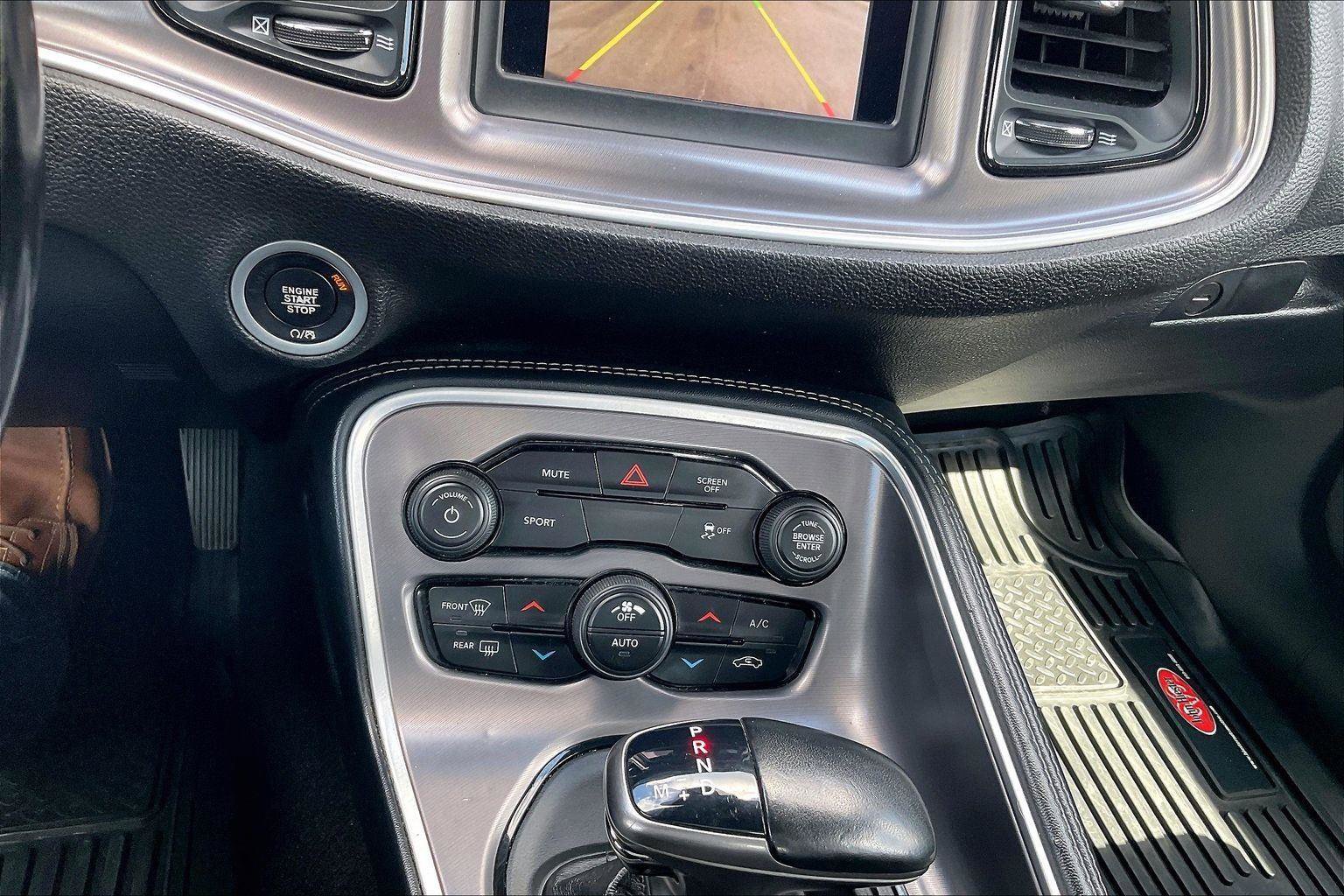 Used 2021 Dodge Challenger SXT RWD image 31