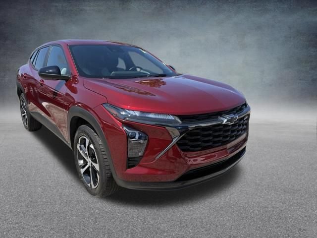 Used 2024 Chevrolet Trax RS w/ Sunroof Package FWD image 4