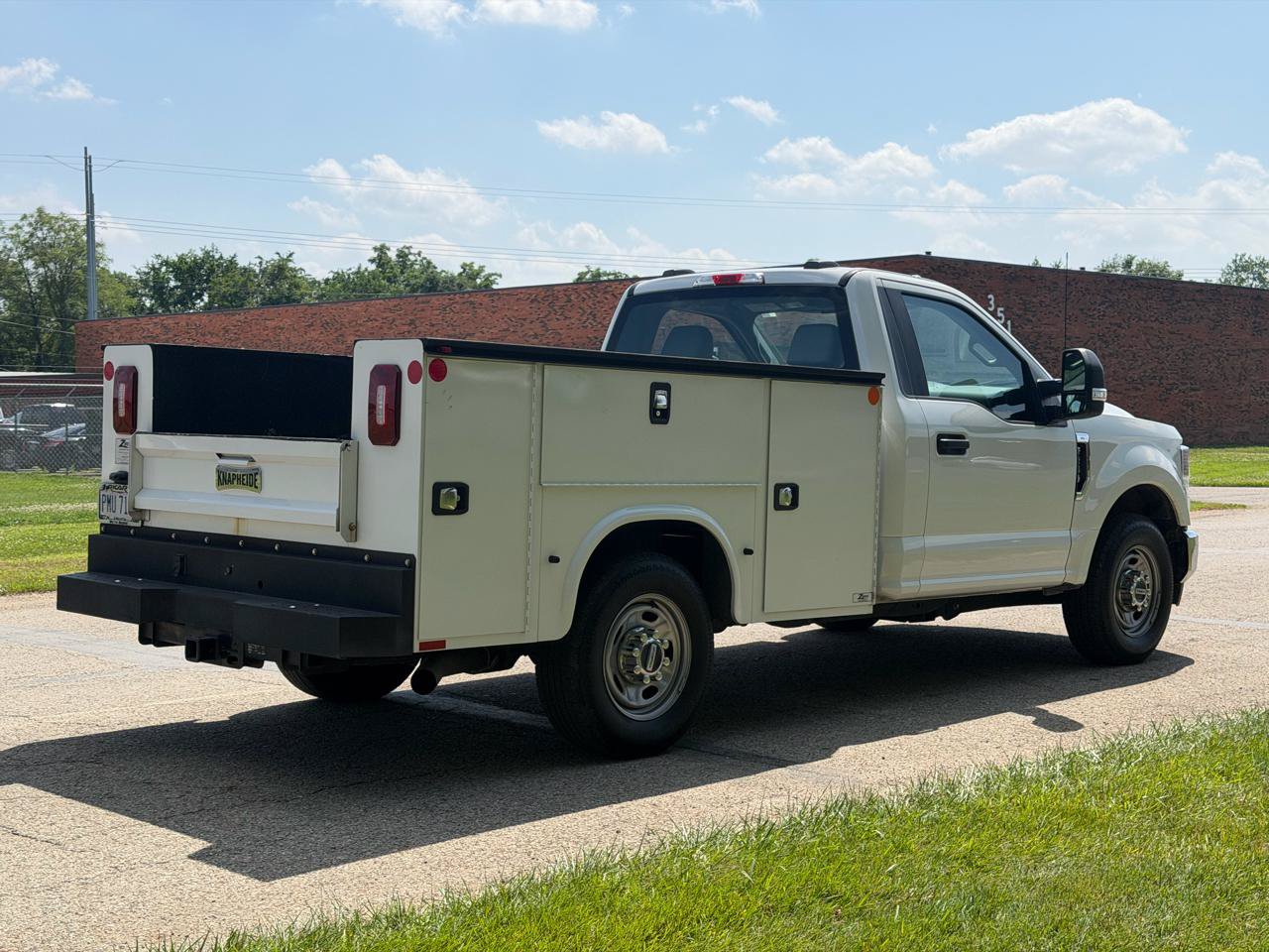 Used 2022 Ford F250 XL w/ Power Equipment Group RWD image 4