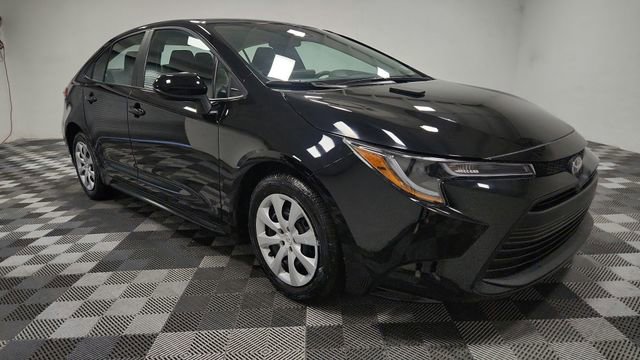 Used 2025 Toyota Corolla LE image 23