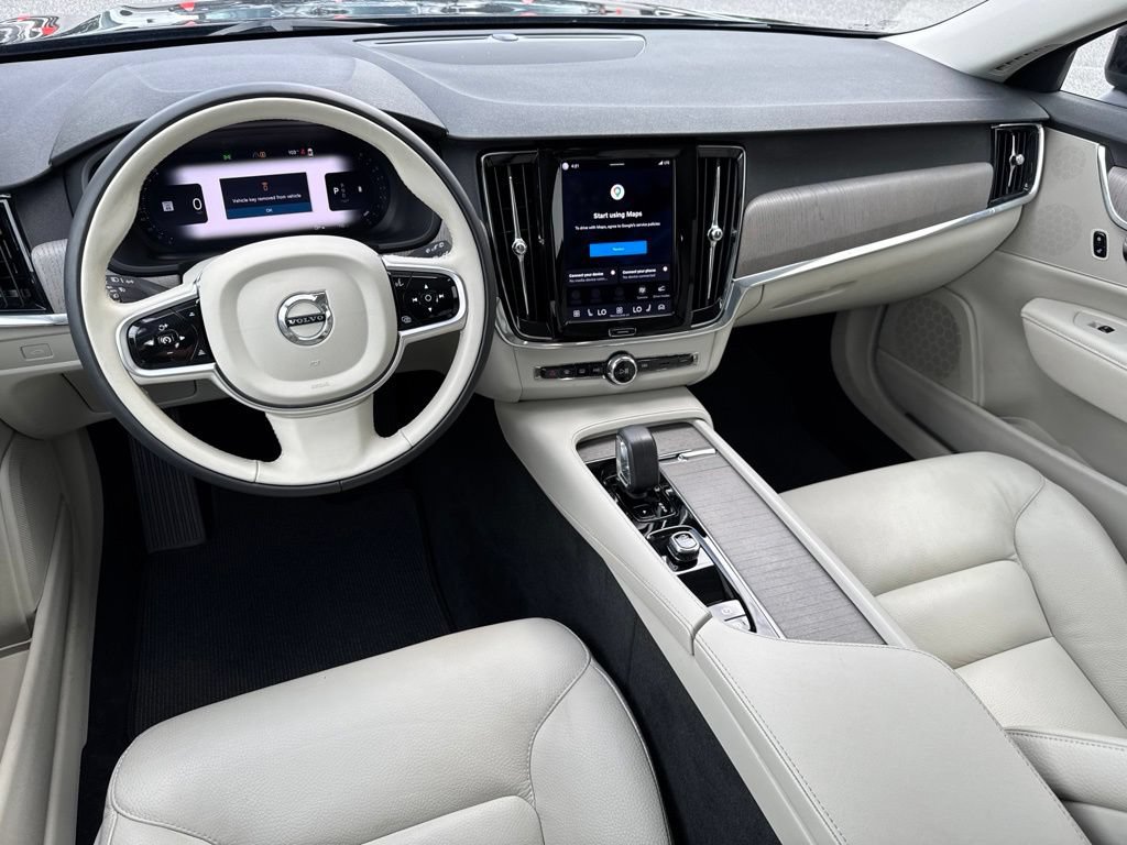 Used 2025 Volvo V90 B6 Cross Country Plus AWD/4WD image 17