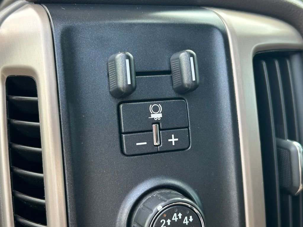 Used 2018 GMC Sierra 2500 Denali w/ Duramax Plus Package AWD/4WD image 28