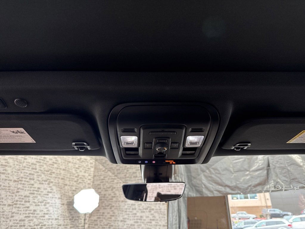 Used 2022 Chevrolet Suburban High Country image 24