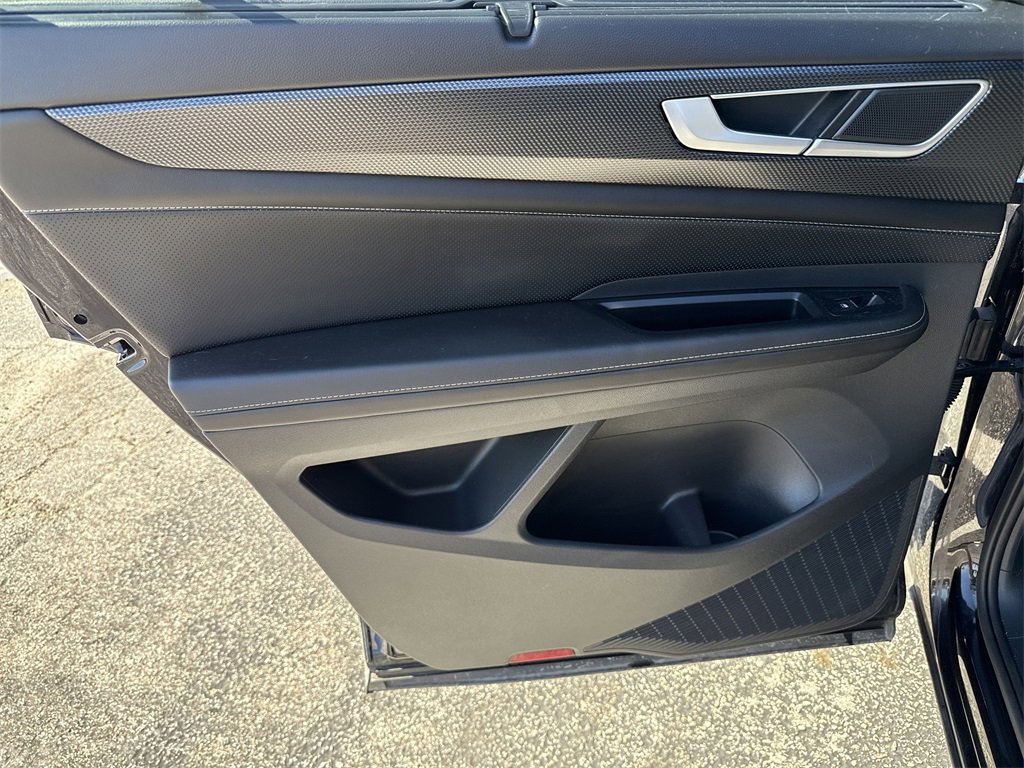 Used 2024 Volkswagen Atlas Cross Sport SEL R-Line image 23