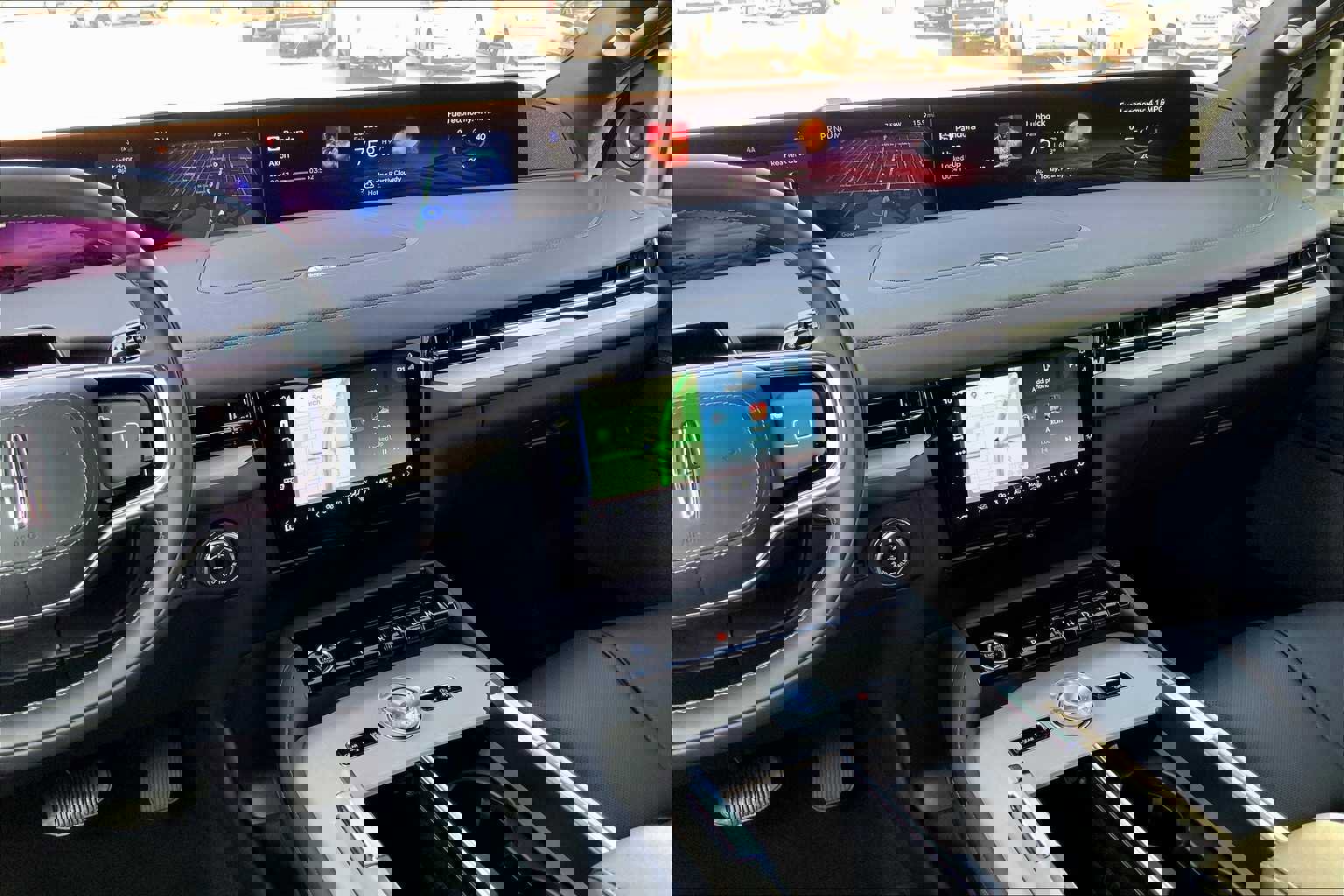 New 2025 Lincoln Navigator L Reserve w/ Jet Appearance Package image 6