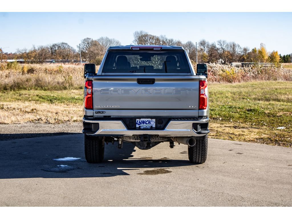 Used 2024 Chevrolet Silverado 3500 LTZ image 3