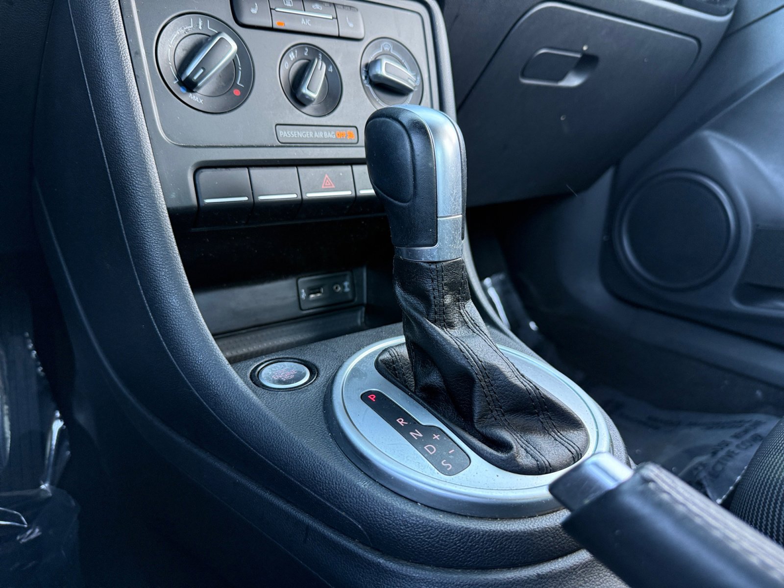 Used 2018 Volkswagen Beetle 2.0T S w/ Style & Comfort Package For S image 21