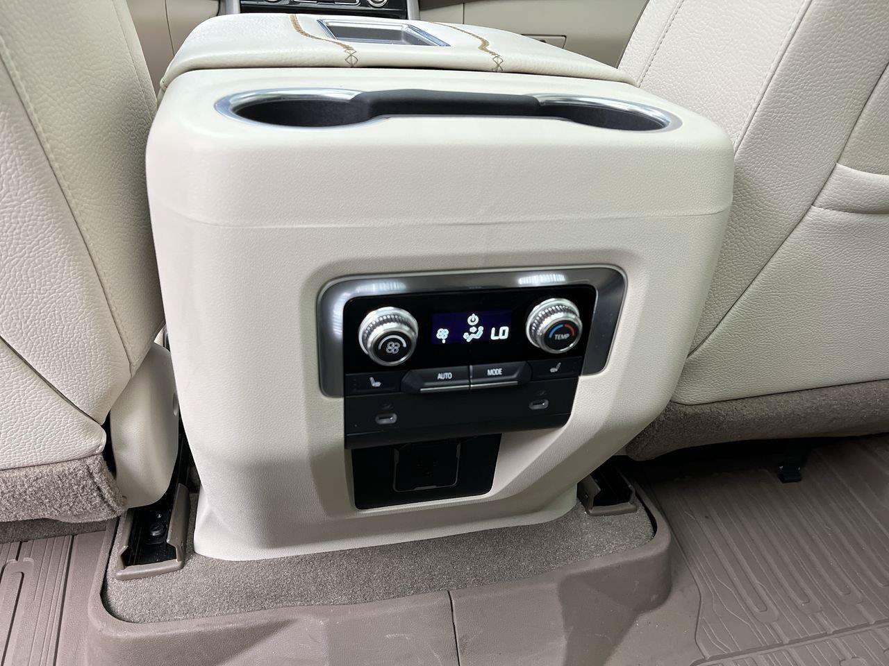 Certified 2021 GMC Yukon XL Denali w/ Denali Premium Package AWD/4WD image 14