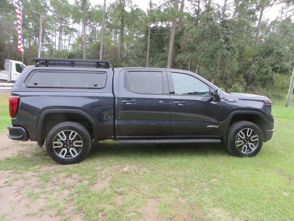 Used 2024 GMC Sierra 1500 AT4 w/ Technology Package AWD/4WD image 5