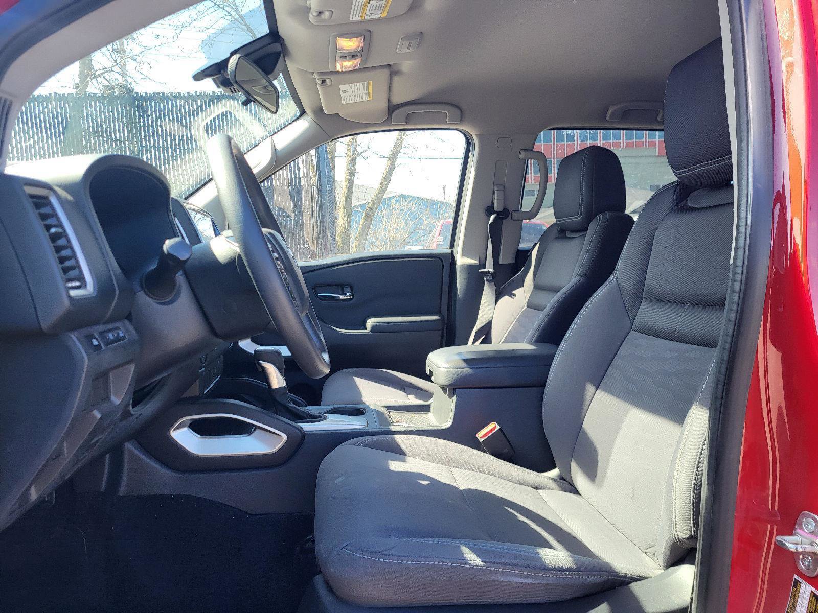 Used 2022 Nissan Frontier SV image 9