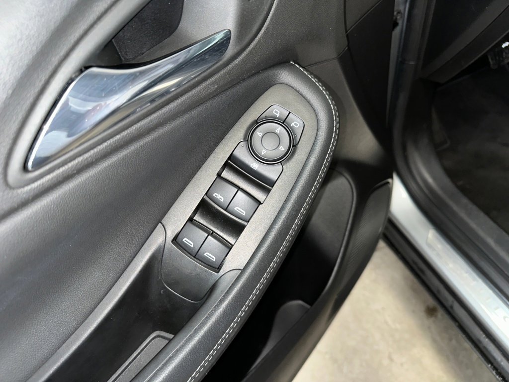 Used 2023 Buick Encore GX Select image 8