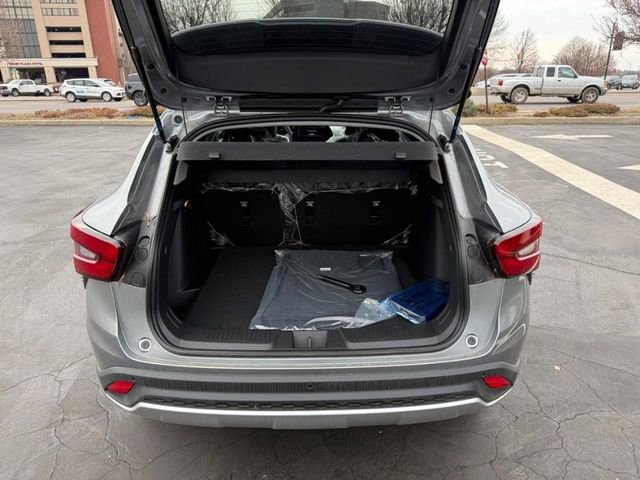 Used 2025 Chevrolet Trax LT w/ Driver Confidence Package image 5