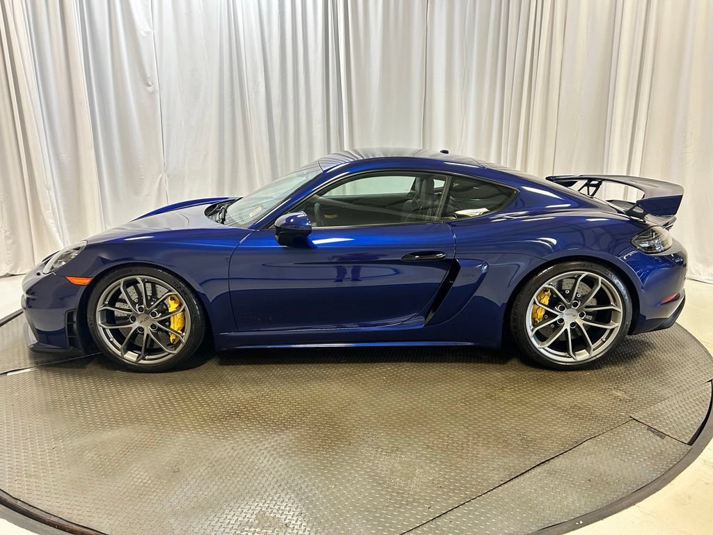 Used 2022 Porsche 718 Cayman GT4 RWD image 2
