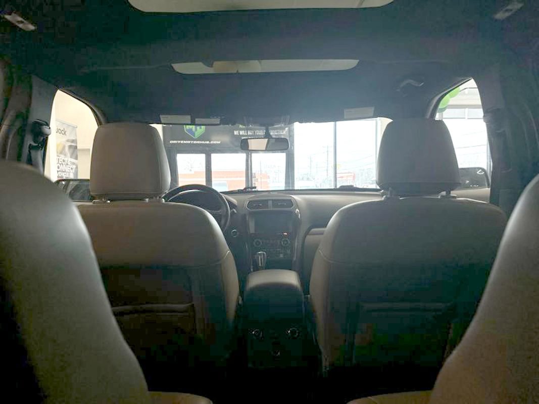 Used 2019 Ford Explorer XLT w/ Equipment Group 202A image 16