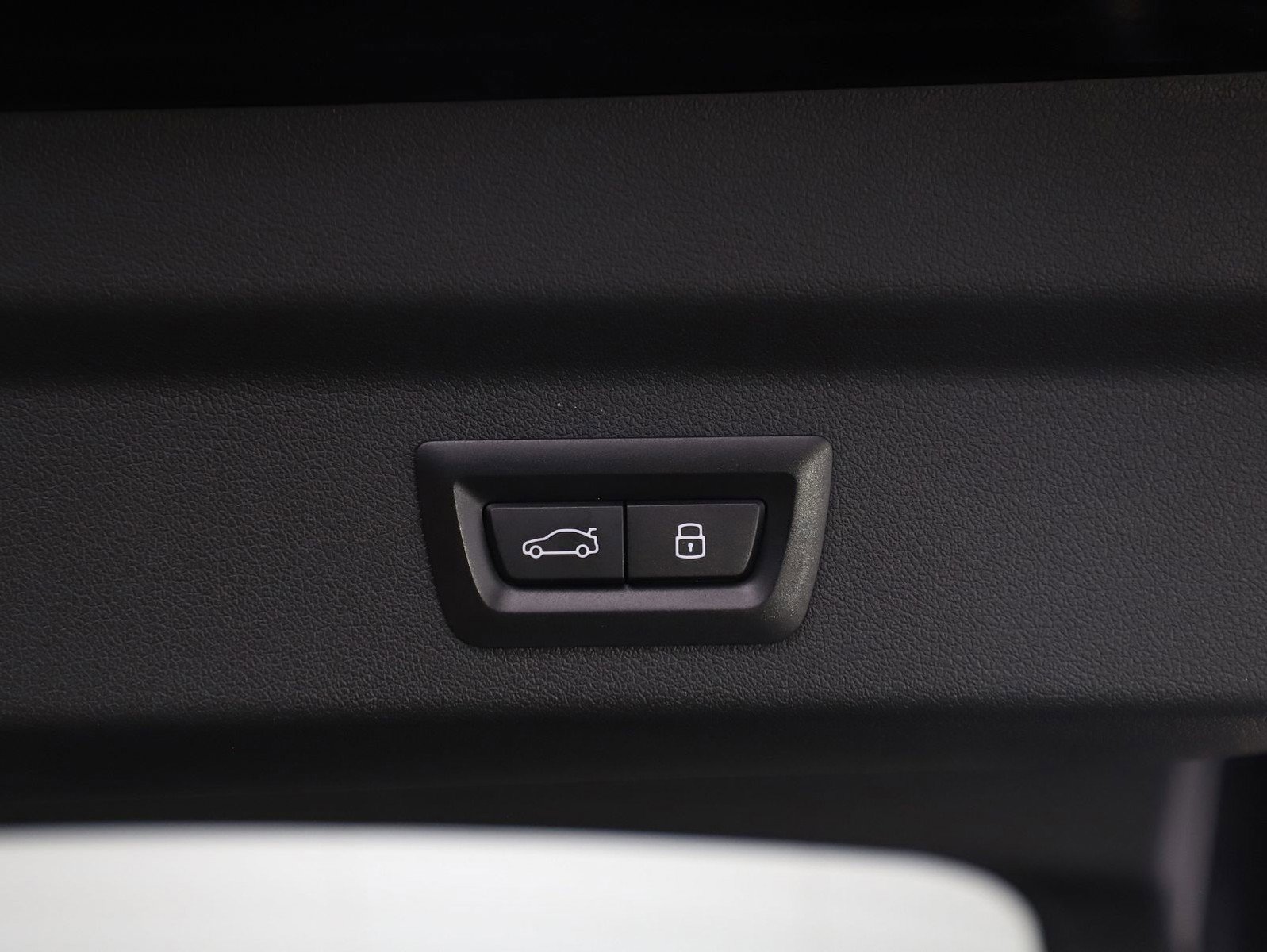 Used 2025 BMW X2 xDrive28i image 17