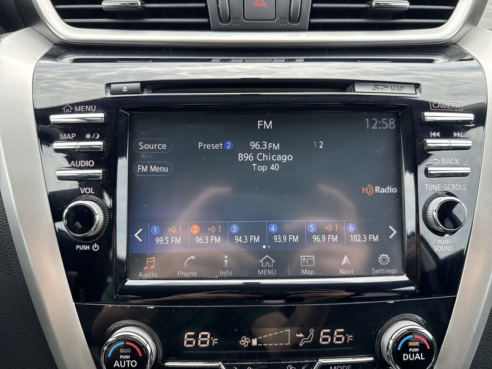 Used 2016 Nissan Murano S w/ Navigation Package AWD/4WD image 17