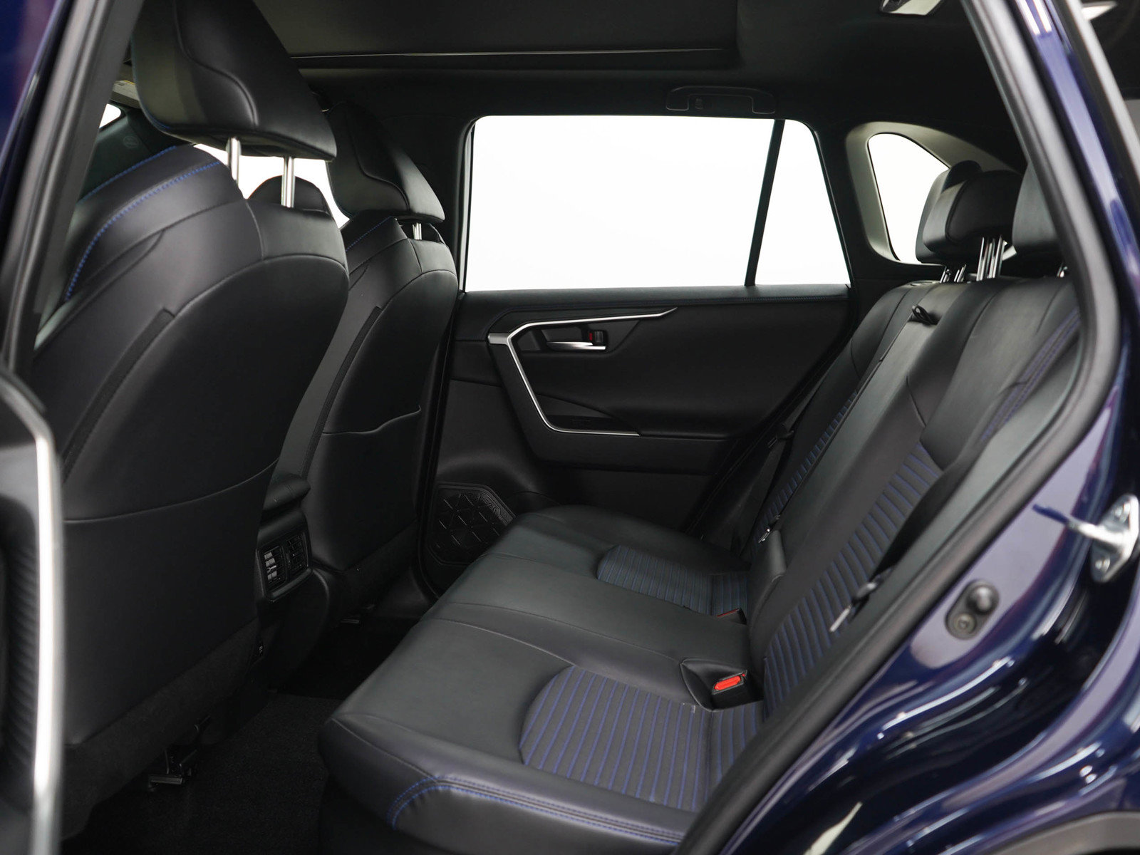 Used 2020 Toyota RAV4 XSE AWD/4WD image 17