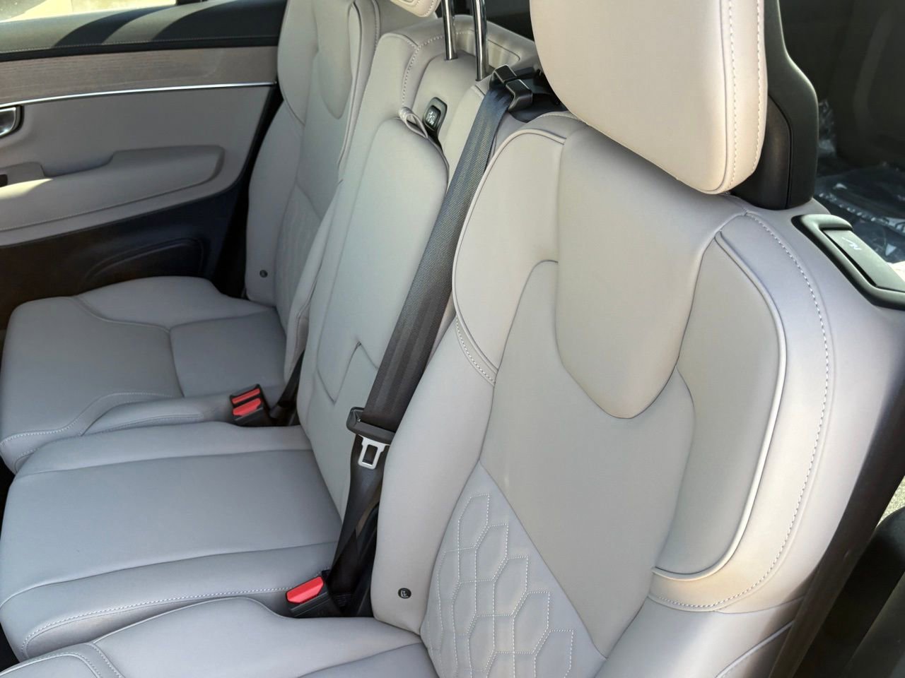 New 2026 Volvo XC90 B5 Core w/ Protection Package Premier image 24