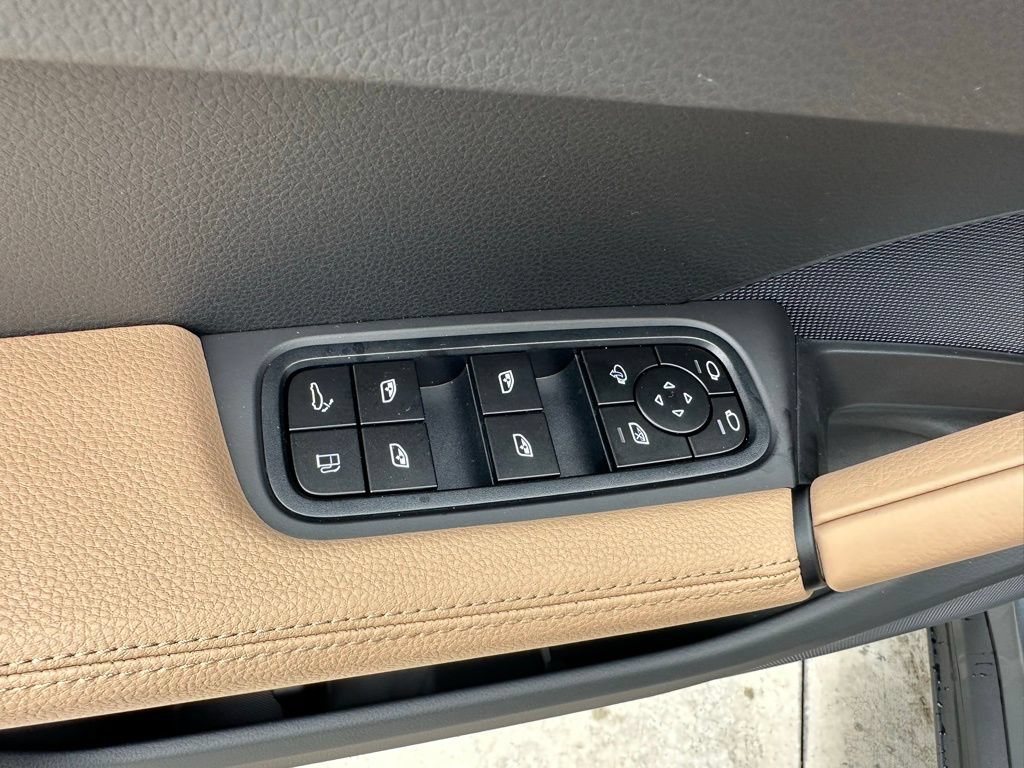 Used 2026 Porsche Cayenne S AWD/4WD image 22