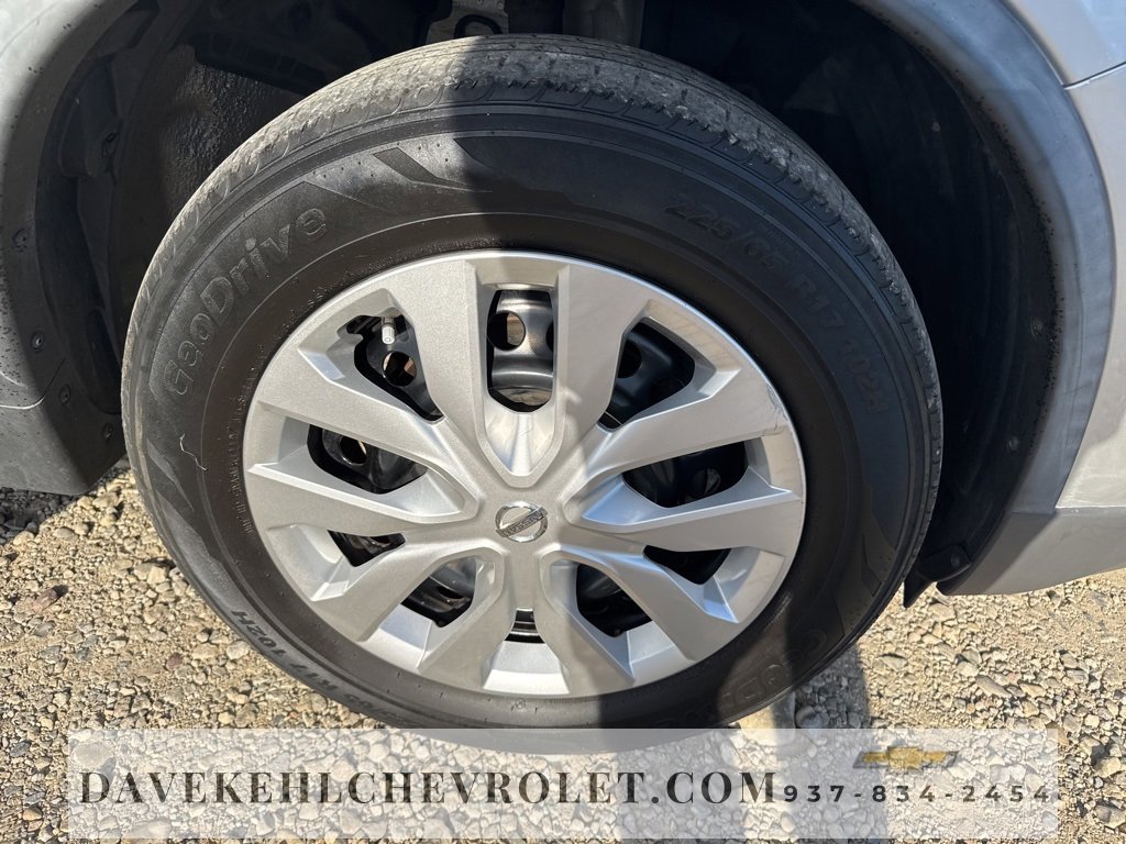 Used 2018 Nissan Rogue S image 34