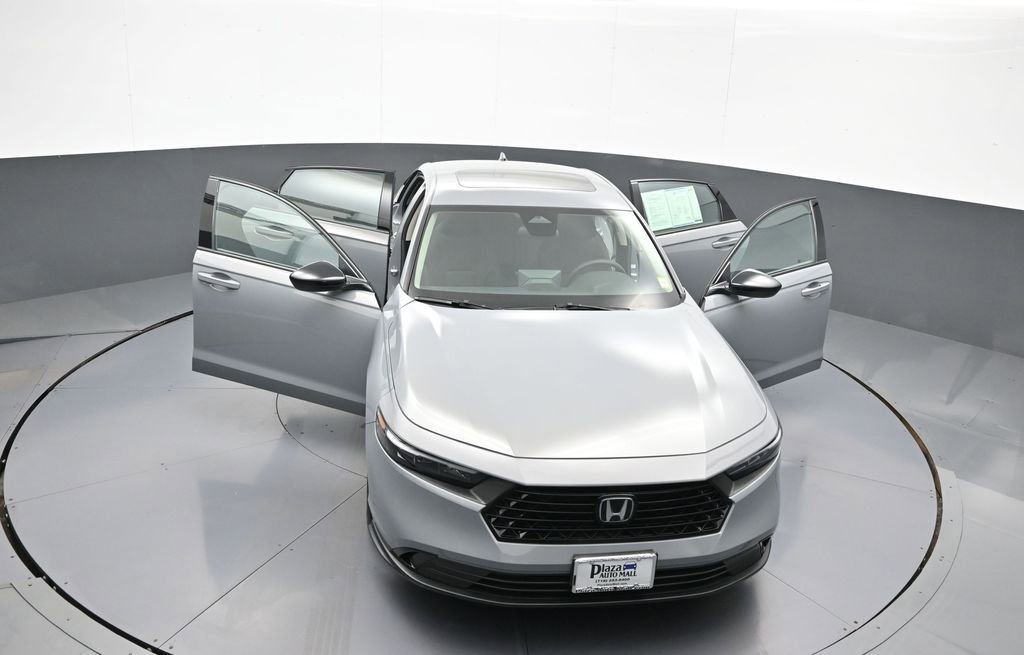 Used 2025 Honda Accord SE image 46