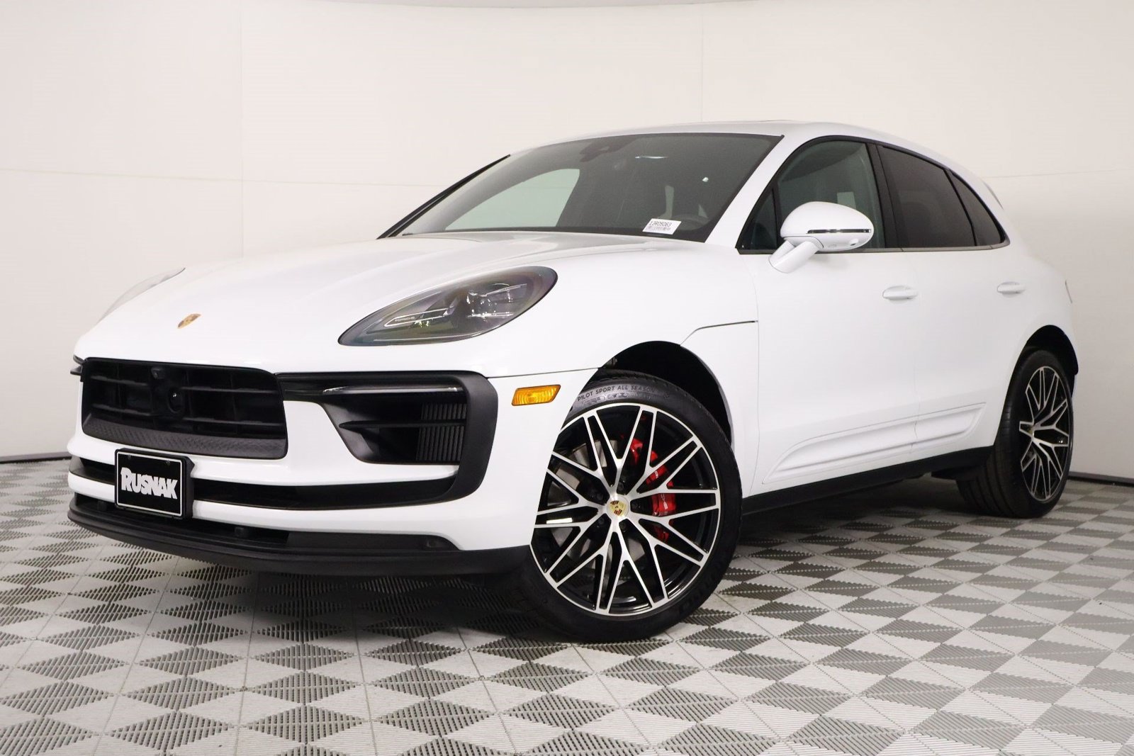 Certified 2026 Porsche Macan S AWD/4WD image 35
