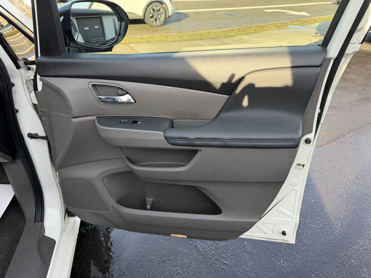 Used 2016 Honda Odyssey Touring image 21