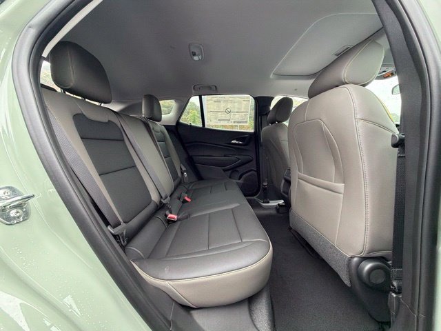 New 2026 Chevrolet Trax ACTIV w/ Sunroof Package FWD image 22