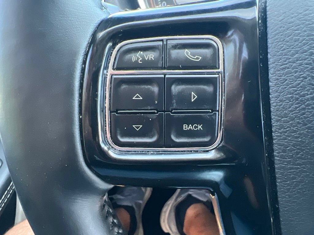 Used 2014 Chrysler Town & Country Touring-L FWD image 50