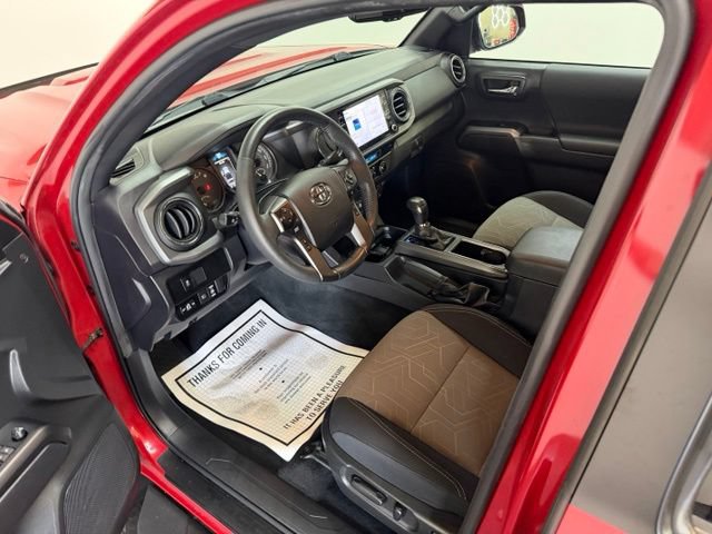 Used 2022 Toyota Tacoma TRD Sport AWD/4WD image 16