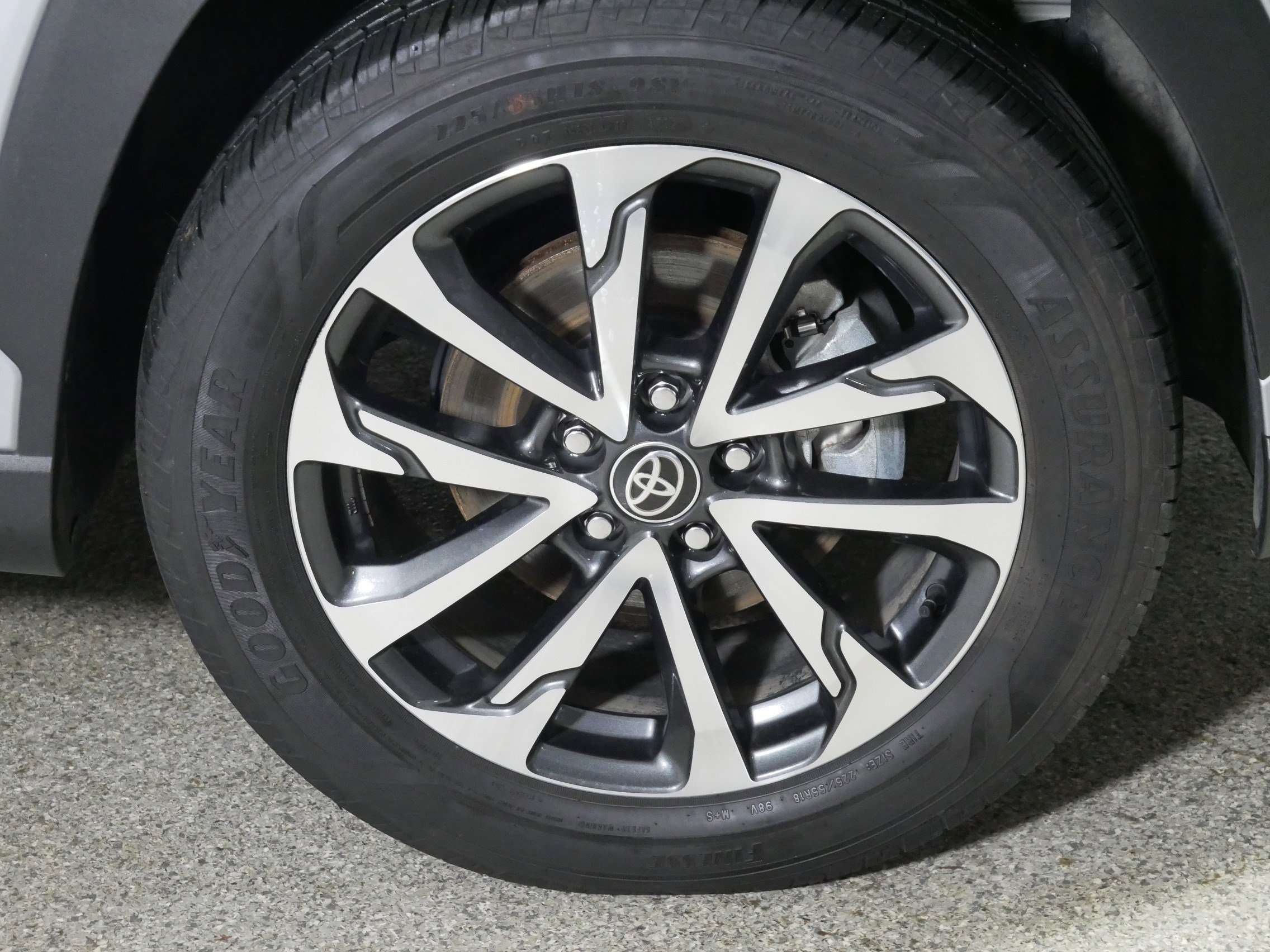 Used 2022 Toyota Corolla Cross XLE w/ Convenience Package image 15