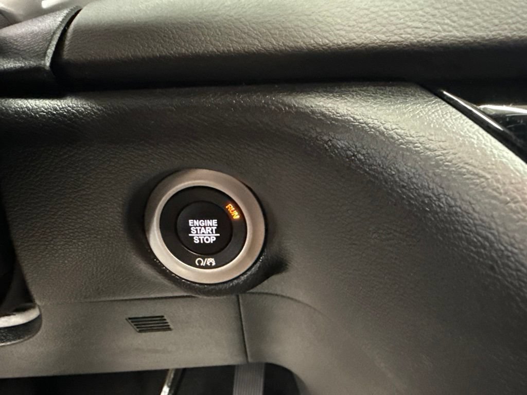 Used 2026 Chrysler Pacifica Select FWD image 34