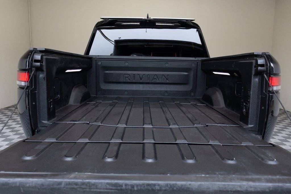 Used 2022 Rivian R1T Adventure image 17