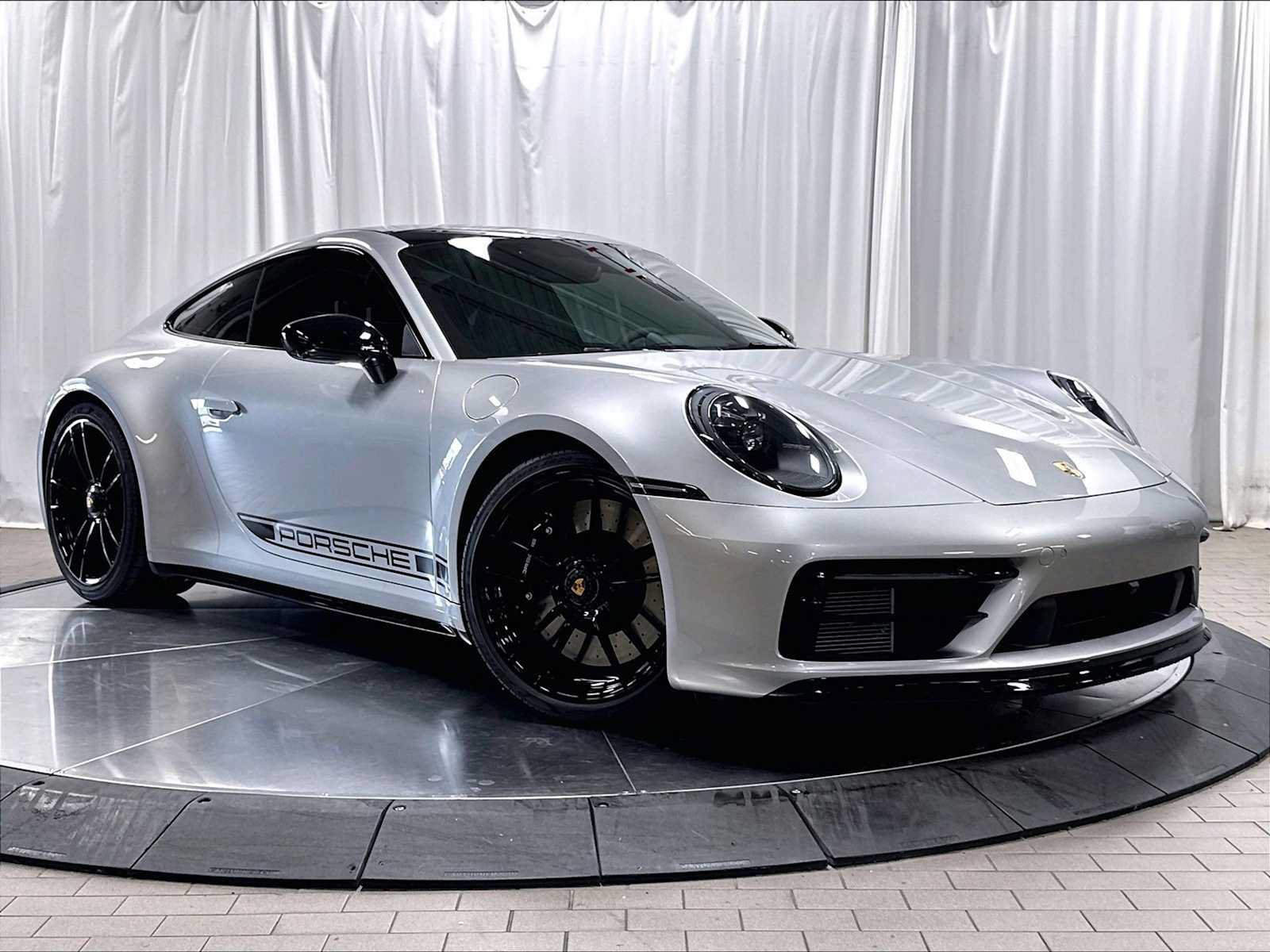 Used 2024 Porsche 911 Carrera GTS RWD image 11