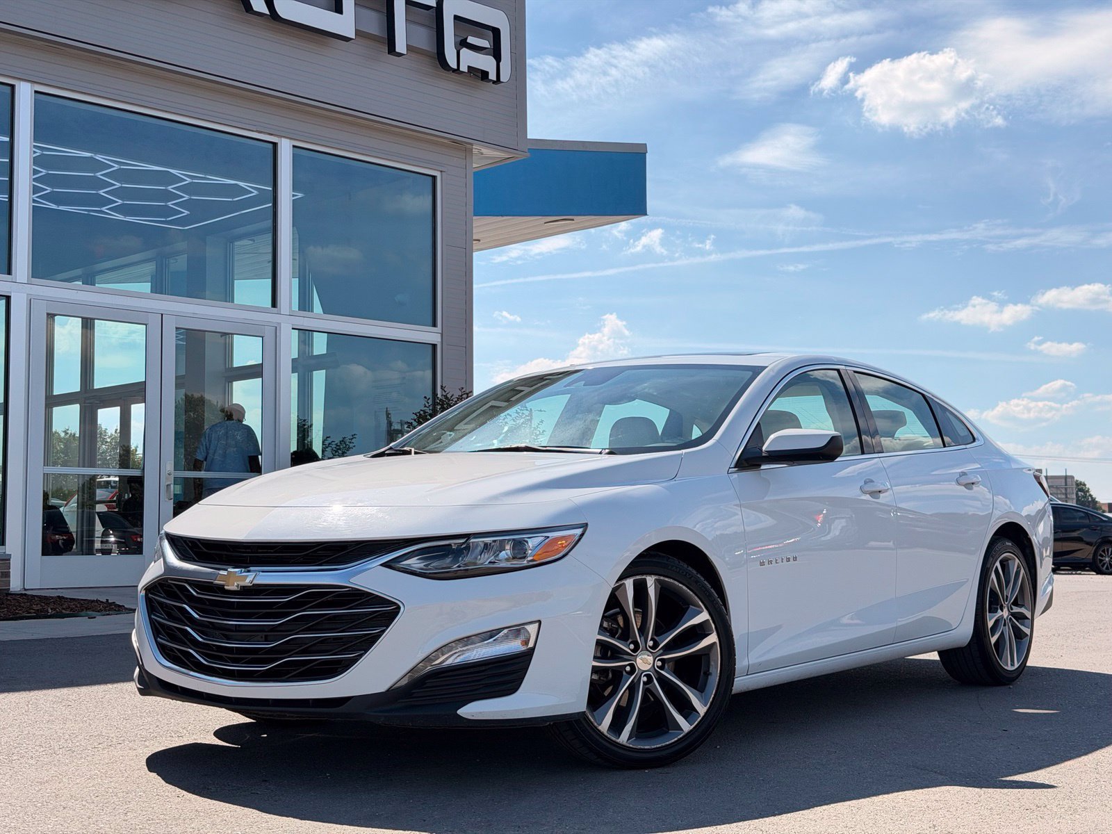 Used 2024 Chevrolet Malibu LT FWD image 1