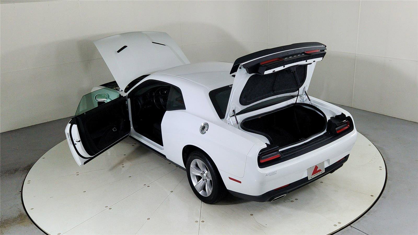 Used 2023 Dodge Challenger SXT image 40