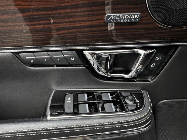 Used 2017 Jaguar XJ L Portfolio image 20