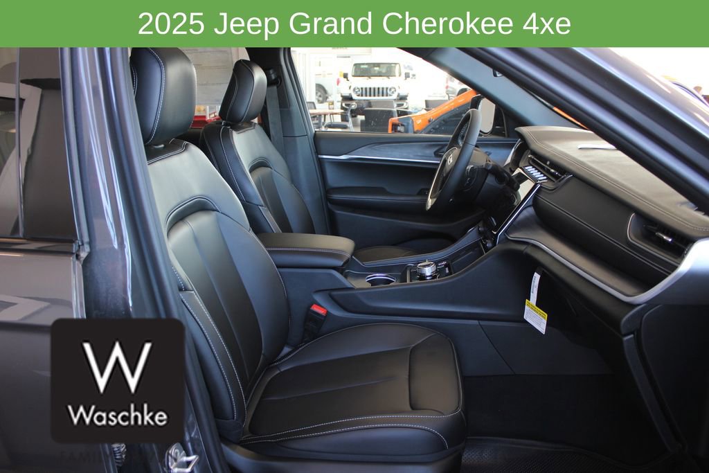 New 2025 Jeep Grand Cherokee Limited 4xe w/ Trailer Tow Package image 26