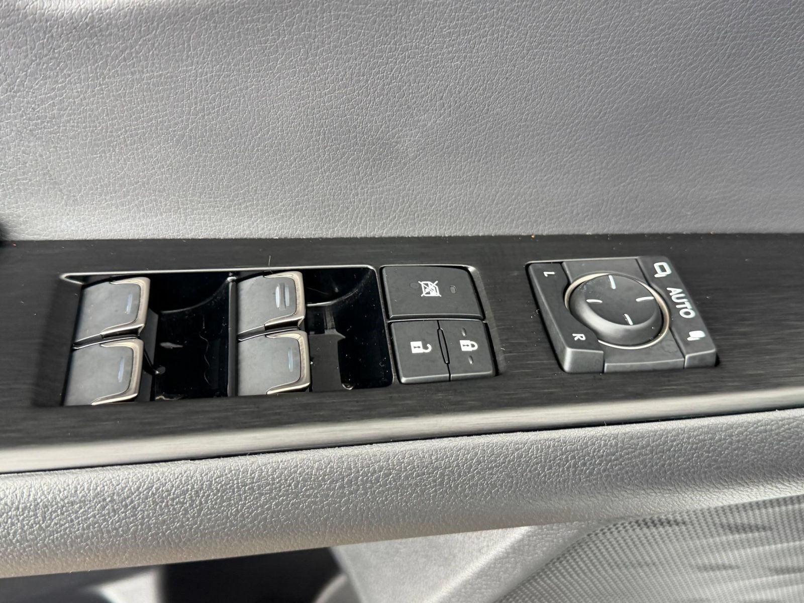 Used 2024 Lexus UX 250h F Sport FWD image 15