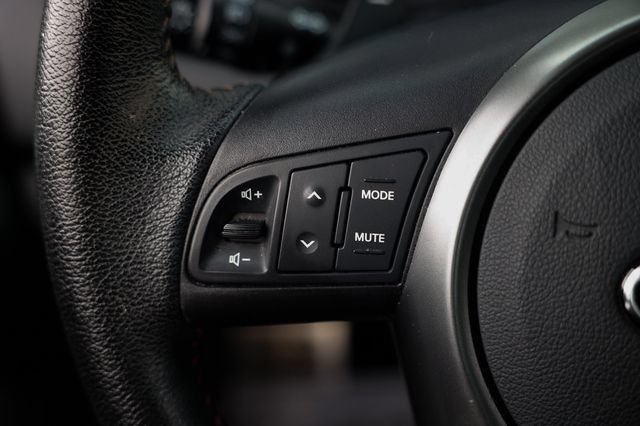 Used 2011 Kia Forte Koup SX FWD image 29