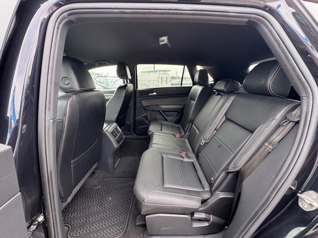Used 2022 Volkswagen Atlas Cross Sport SE FWD image 11