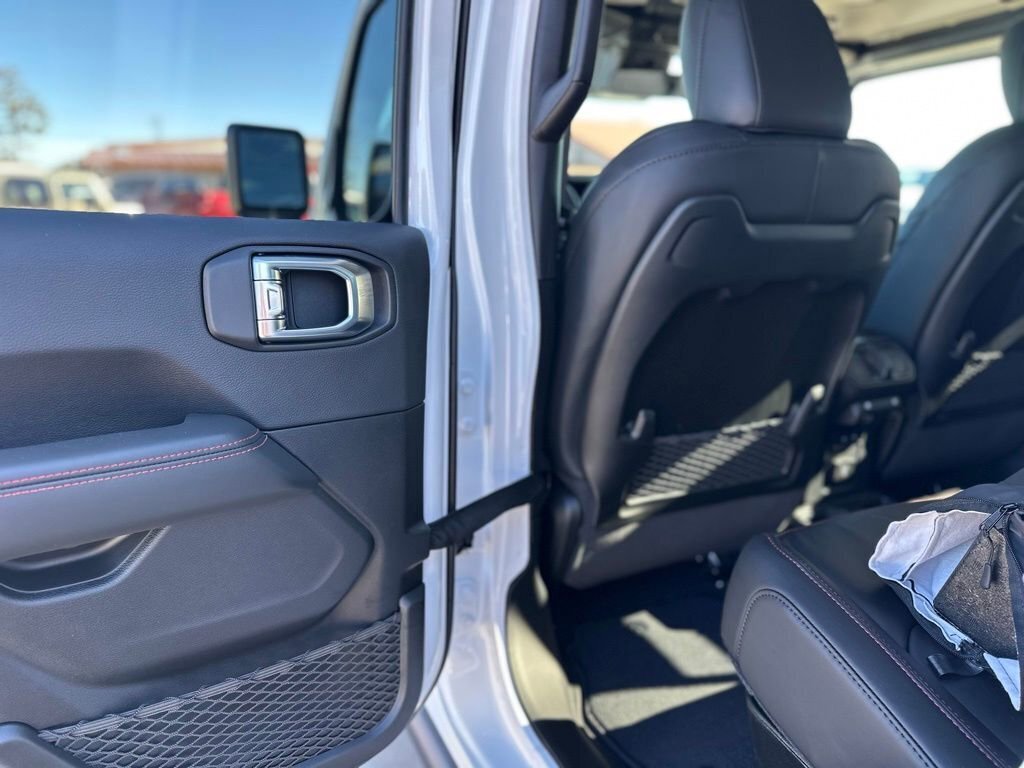 New 2026 Jeep Gladiator Rubicon w/ Steel Bumper Group image 12