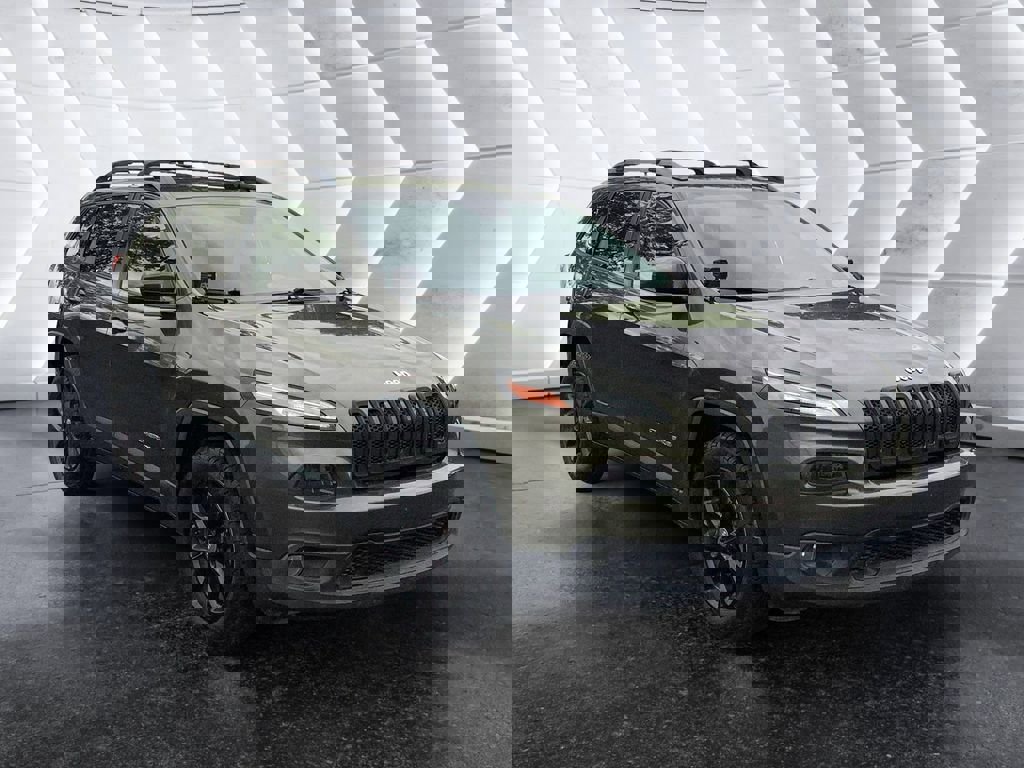 Used 2015 Jeep Cherokee Latitude w/ Cold Weather Group image 1