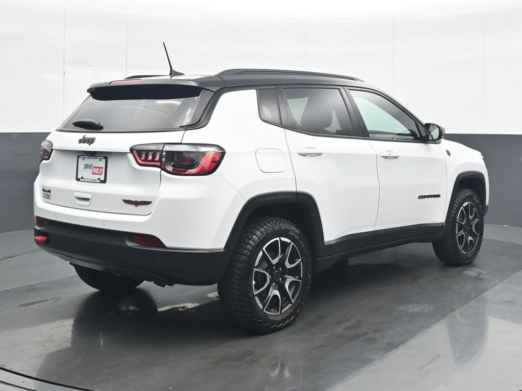 Used 2026 Jeep Compass Trailhawk AWD/4WD image 6