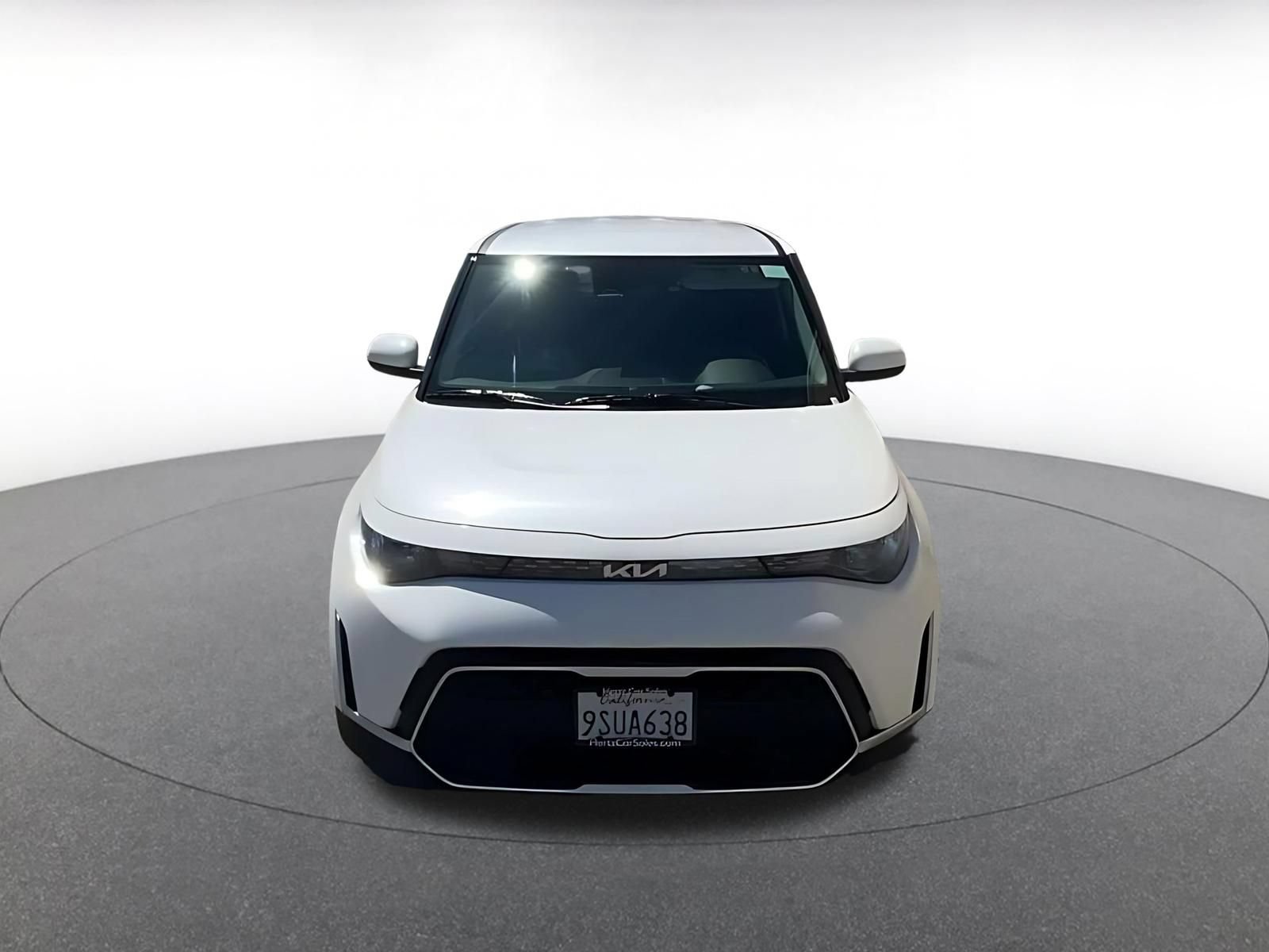 Used 2025 Kia Soul LX w/ LX Technology Package FWD image 4