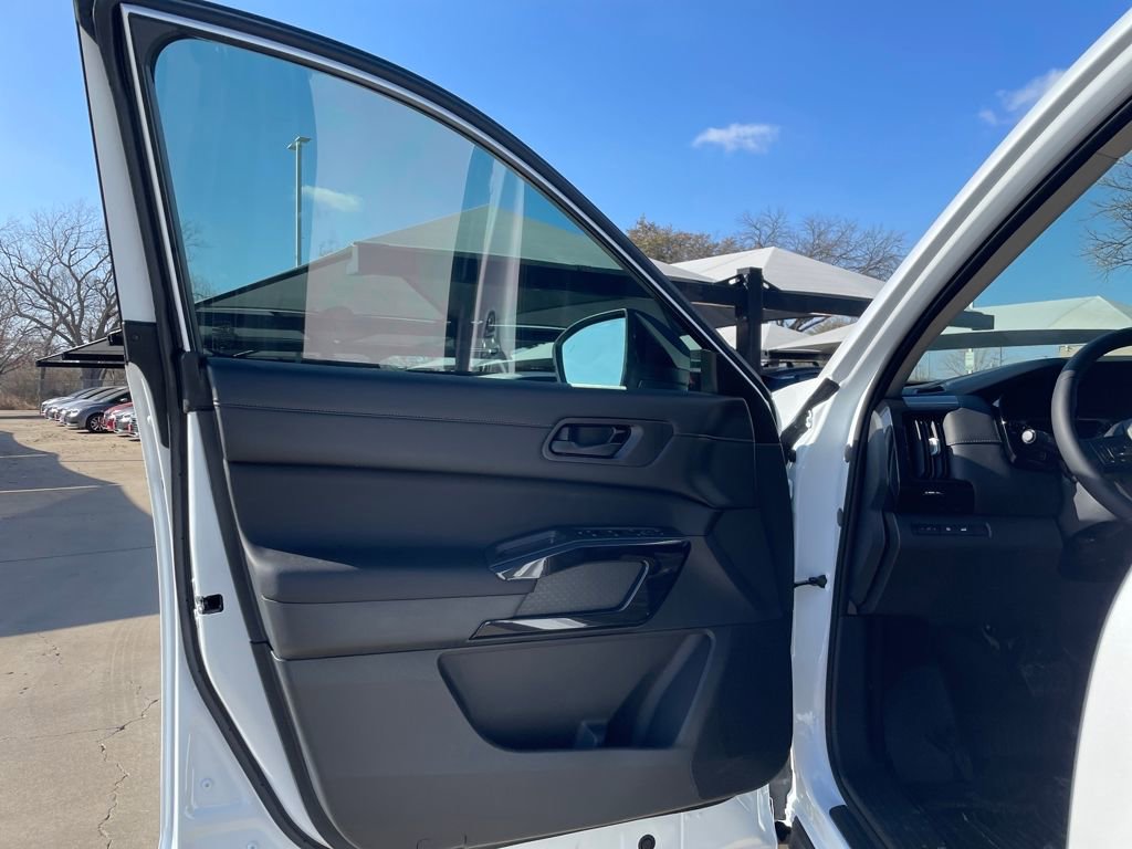New 2026 Nissan Pathfinder SV w/ Cargo Package FWD image 12