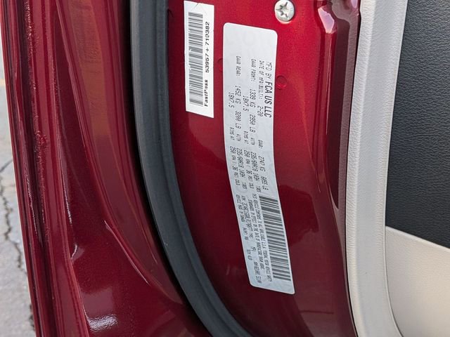 Used 2020 Chrysler Pacifica Limited image 41